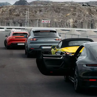 Kjør egen bil på bane thumbnail 1