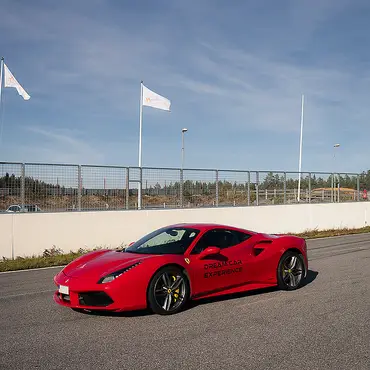Kjør Ferrari på racerbane thumbnail 14