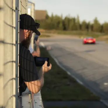 Kjør Ferrari på racerbane thumbnail 9