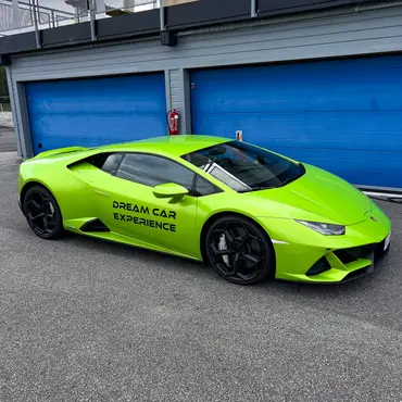 Kjør Lamborghini på racerbane thumbnail 19