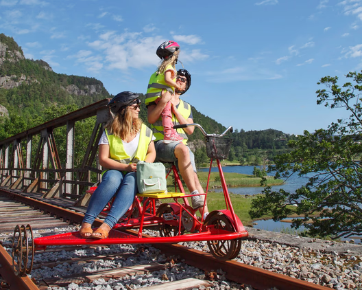 Elektrisk dresintur for familien