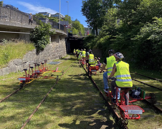 Elektrisk dresintur for familien