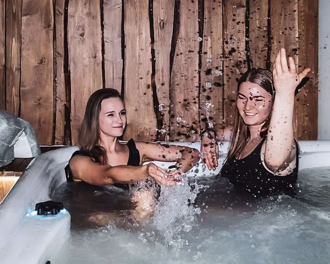 Spa, massasje, sauna, jacuzzi & kroppsskrubb