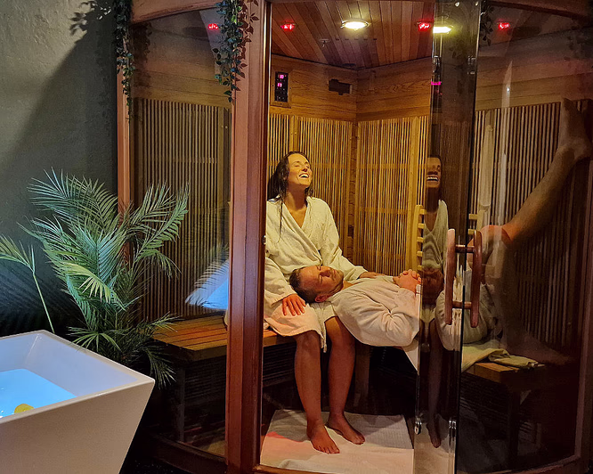 Jacuzzi, sauna & isbad for to