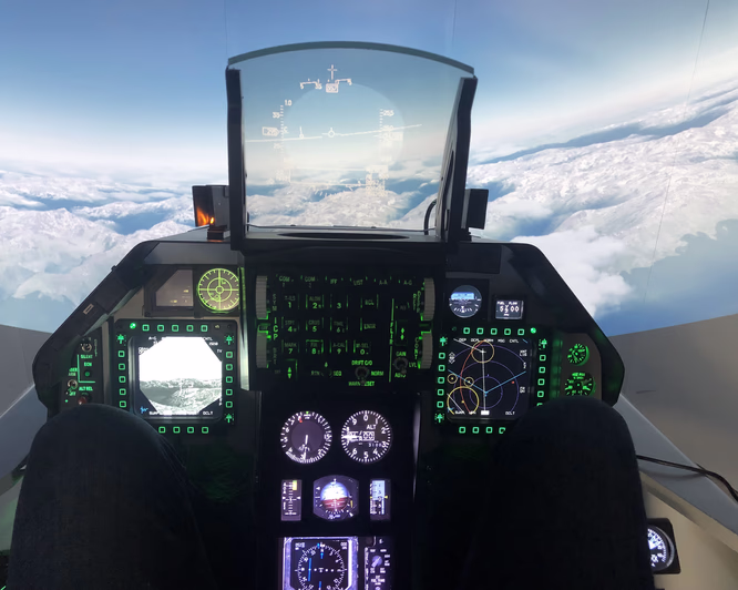 Virtuell F-16 pilot for en dag