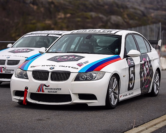 Kjør BMW på racerbane