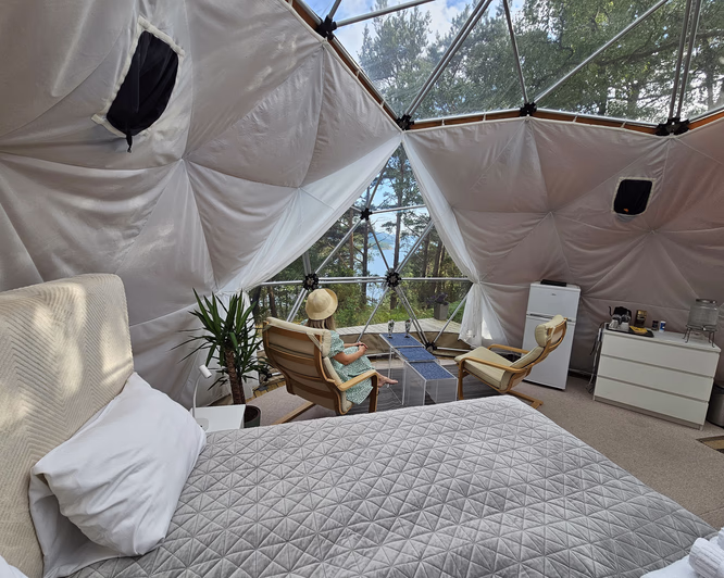 Dome, jacuzzi & sauna