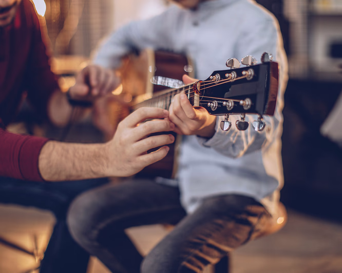 Lær å spille gitar