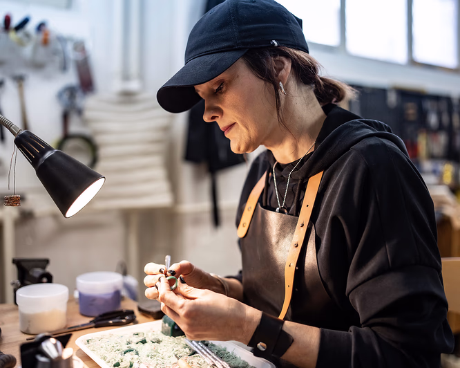 Smykkekurs i å lage egne smykker