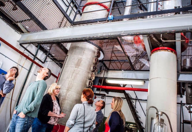 Brenneriomvisning akevitt