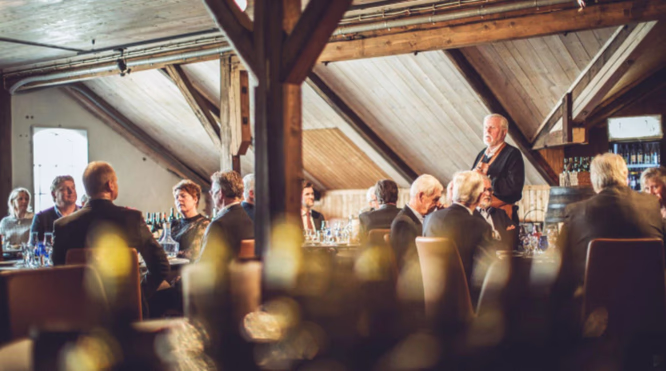 Brenneriomvisning akevitt