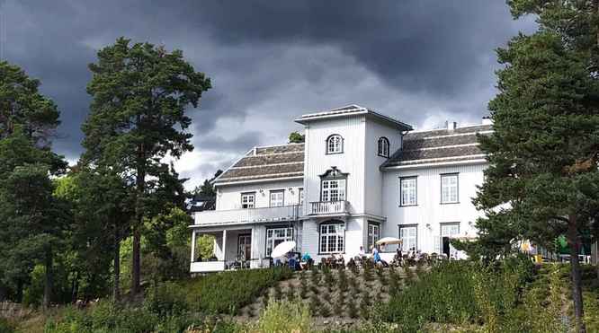 Kunstomvisning for to