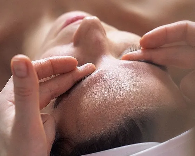 Økologisk ansiktsmassasje