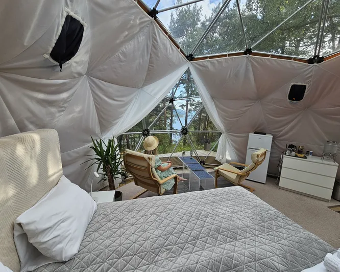 Dome, jacuzzi & sauna