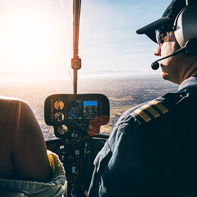 Helikopterleksjon og prøveflyging