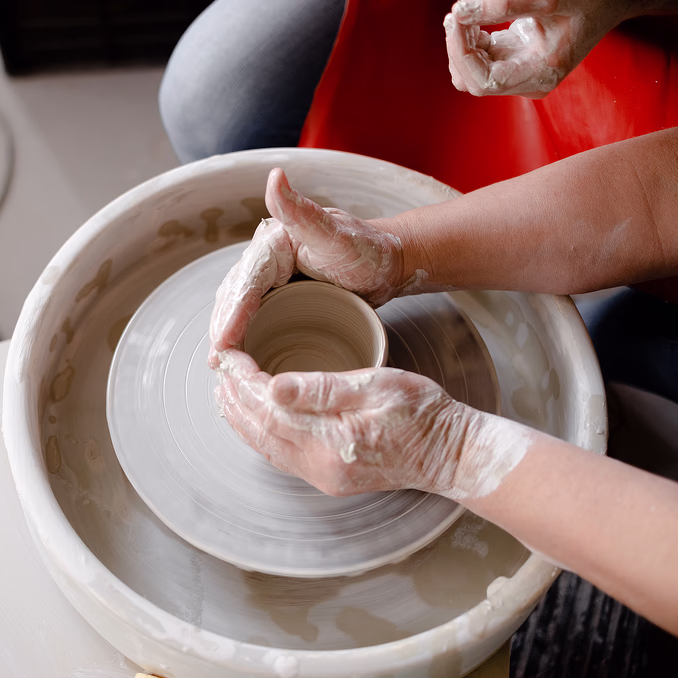 Keramikkurs i grunnleggende dreieteknikk