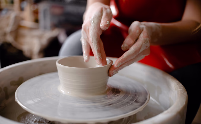 Keramikkurs i grunnleggende dreieteknikk