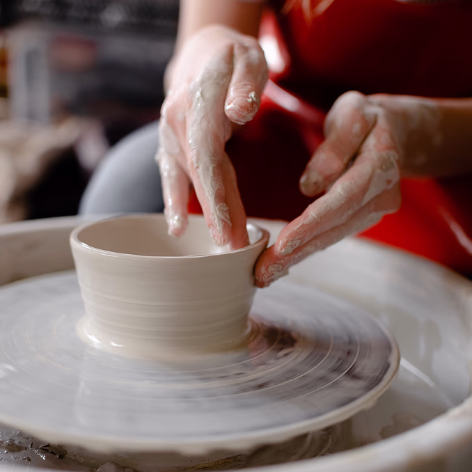Keramikkurs i grunnleggende dreieteknikk