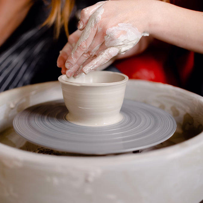 Keramikkurs i grunnleggende dreieteknikk