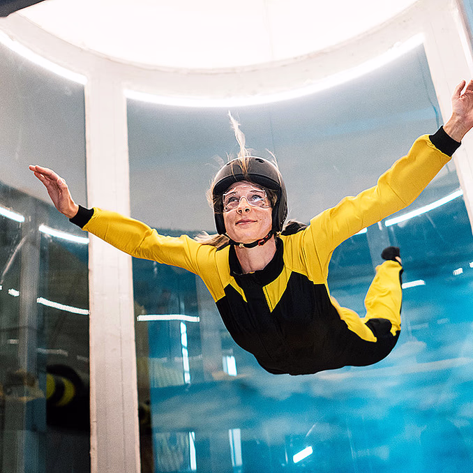 Indoor skydive deluxe
