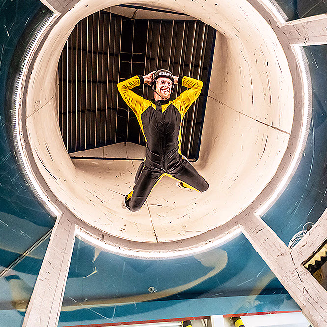 Indoor skydive deluxe