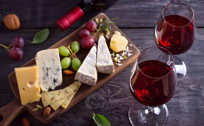 Vin- og ostekveld for to