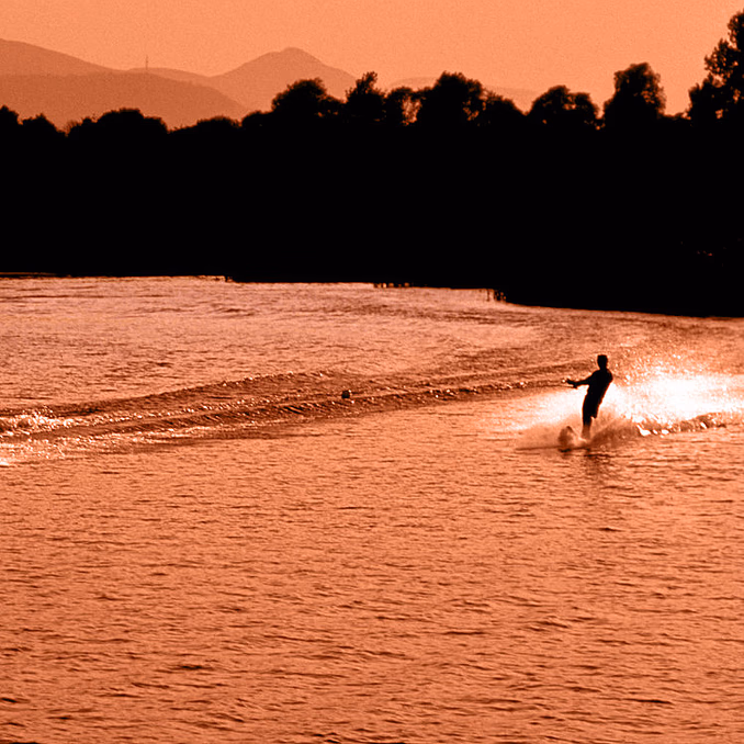 Barefoot Watersport Experience