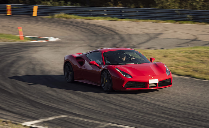 Kjør Ferrari på racerbane