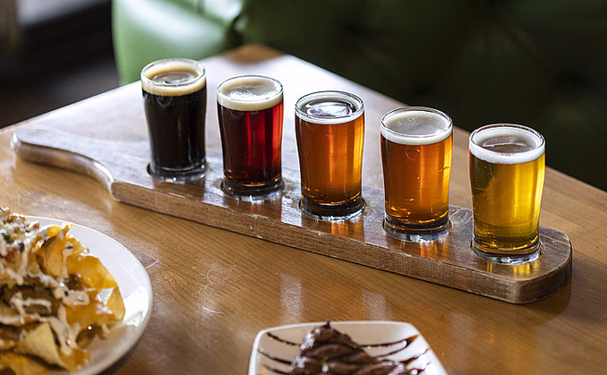 En kveld med håndverksøl for to