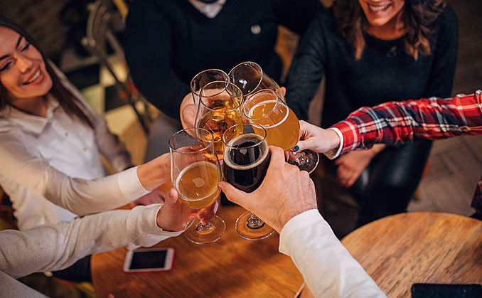 En kveld med håndverksøl for to