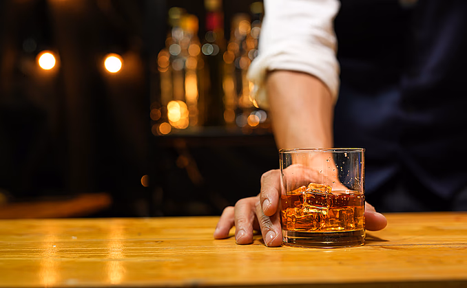 En kveld på whiskybar for to