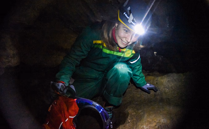 Grottetur i Øyfjellgrotta