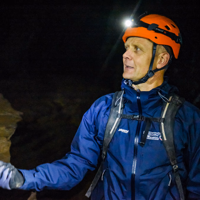 Grottetur i Øyfjellgrotta