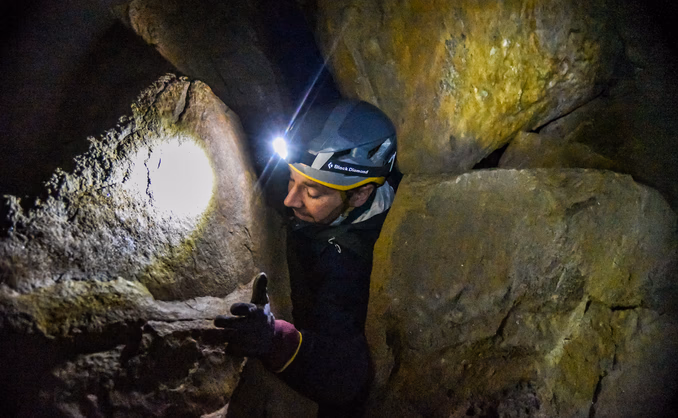 Grottetur i Øyfjellgrotta