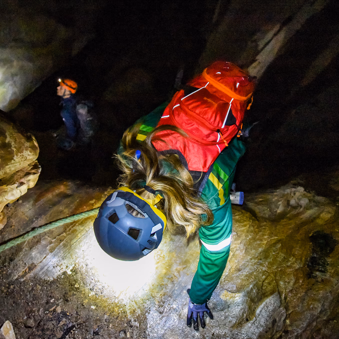 Grottetur i Øyfjellgrotta