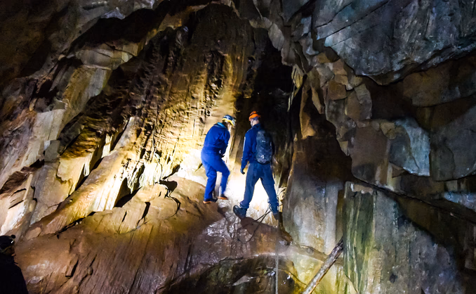 Grottetur i Øyfjellgrotta