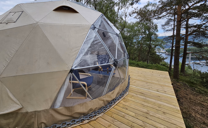 Dome, jacuzzi & sauna