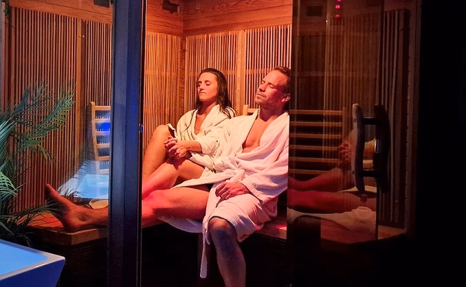 Floating, jacuzzi, sauna & isbad for to