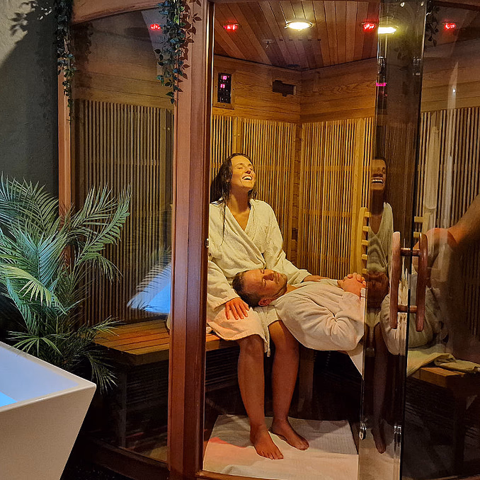 Jacuzzi, sauna & isbad for to