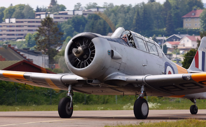 Flytur med Harvard veteranfly