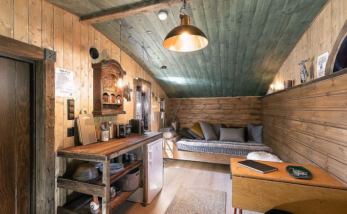 Hobbit Cabin