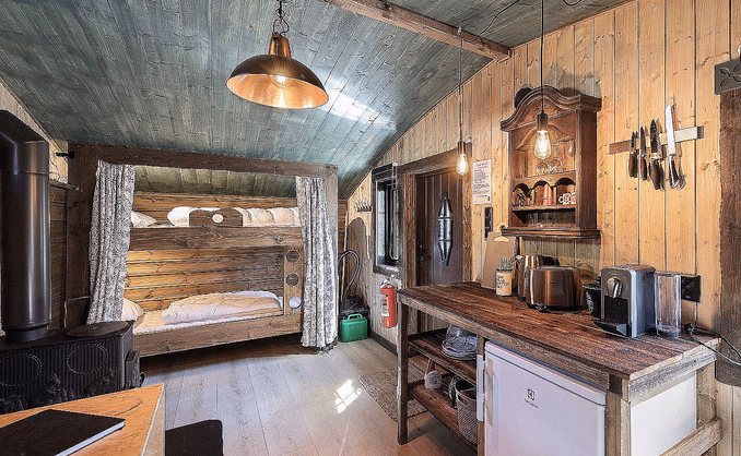 Hobbit Cabin