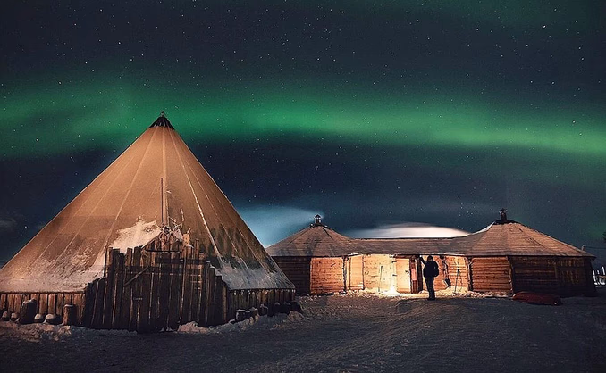 Reinsdyrsafari med sameleir og middag