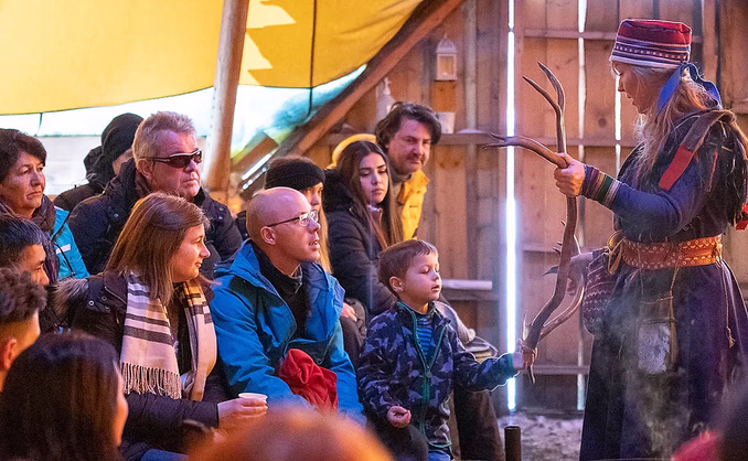 Reinsdyrsafari med sameleir og middag