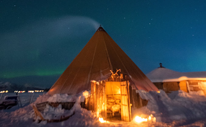 Reinsdyrsafari med middag og nordlys