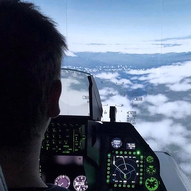 Virtuell F-16 pilot for en dag