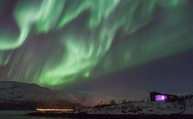 Arctic fjordcabins & destilleriomvisning