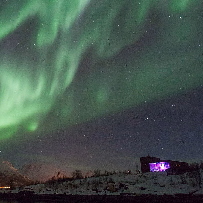 Arctic fjordcabins & destilleriomvisning