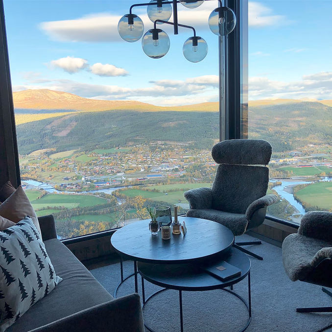 Natt i fjelltopphytte