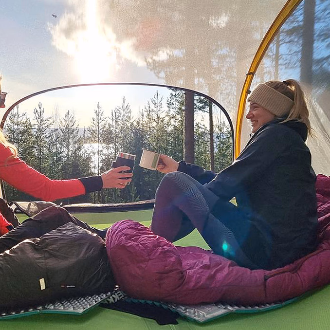 Svevetelt og klatrepark